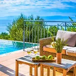 Villa Louloudia *